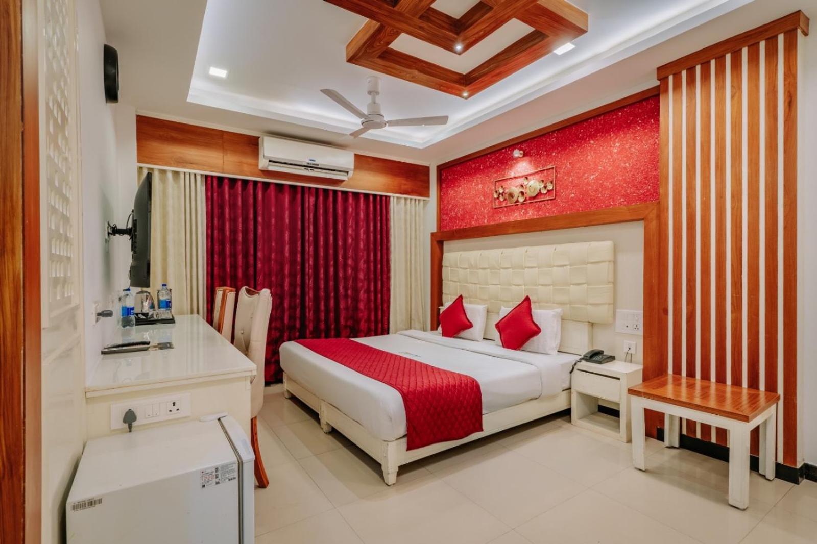 Excellency Airport Hotel Kochi エクステリア 写真