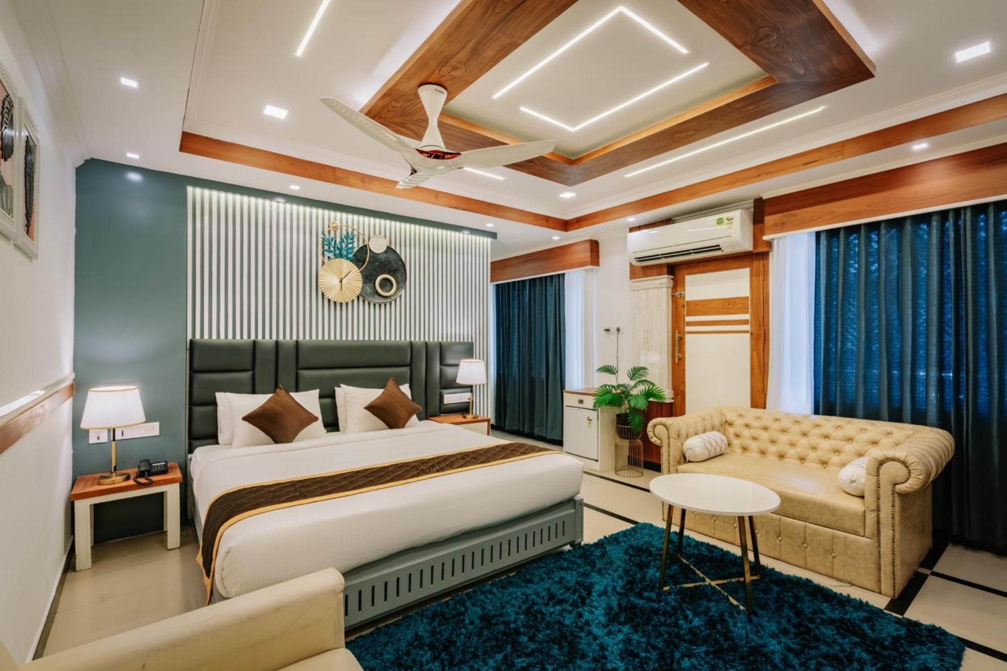Excellency Airport Hotel Kochi エクステリア 写真
